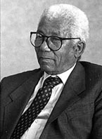 Walter Sisulu tries to recruit 5 000 volunteers during ANC meeting to protest forced removal of “Black Spots”